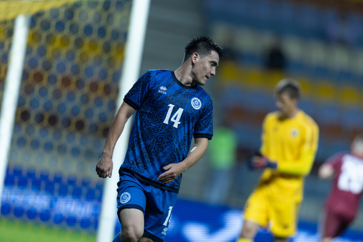 Наурызбек Жагоров в матче Беларусь - Казахстан