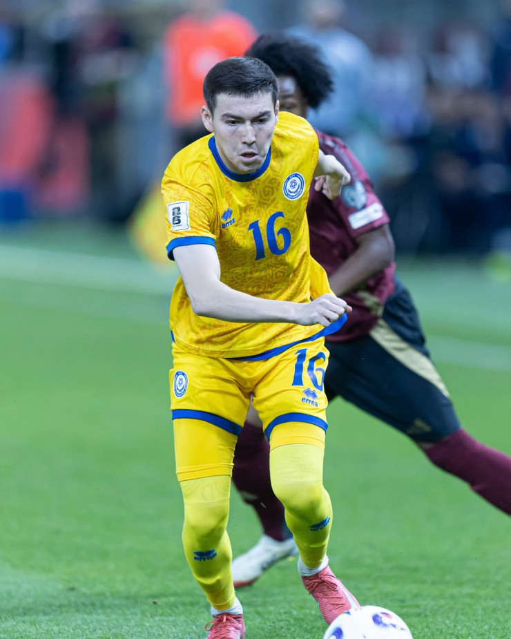 Муроджон Халматов в матче Бельгия - Казахстан