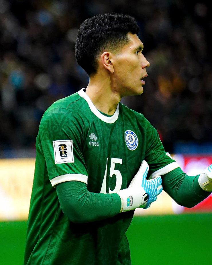 Темирлан Анарбеков в матче Бельгия - Казахстан