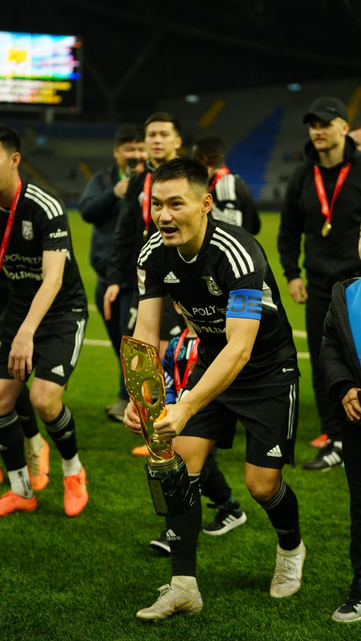 Серикжан Мужиков с Кубком Казахстана-2023