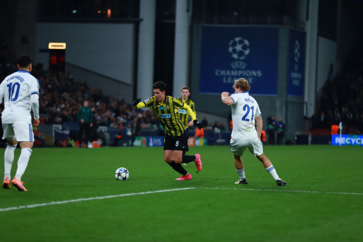 Адилет Садыбеков в матче 