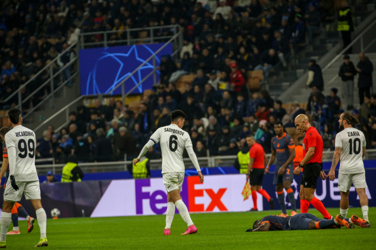 Адилет Садыбеков в матче 