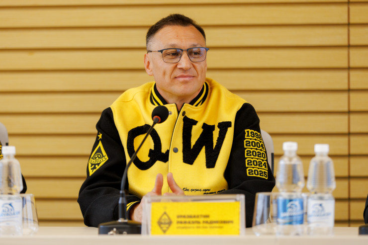 Кайрат Уразбахтин на презентации формы