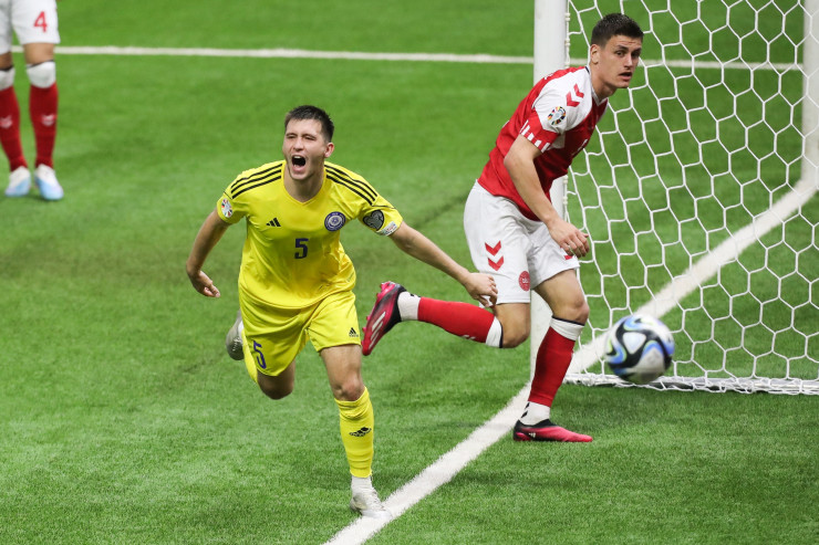 Лев Скворцов в матче Казахстан - Дания