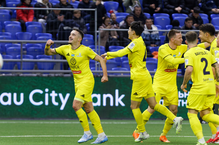 Иван Башич празднует гол за 