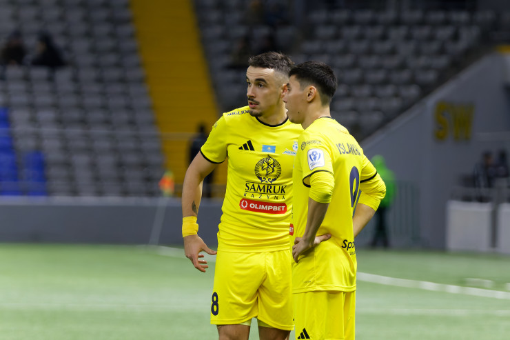 Иван Башич и Бауыржан Исламхан в матче 