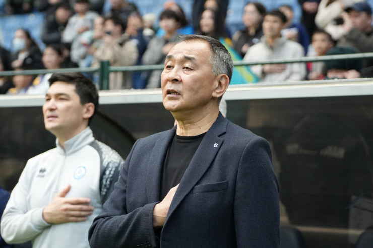 Талгат Байсуфинов поёт гимн