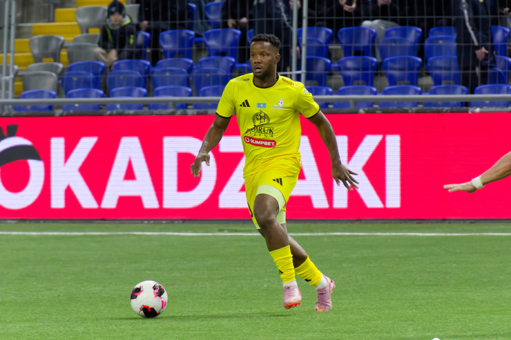 Ннамди Аханону в матче 