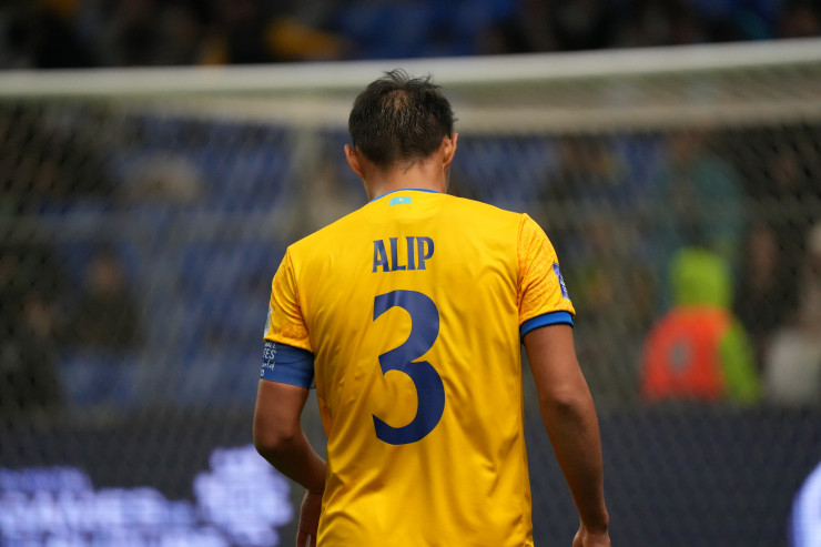 Нуралы Алип в матче Казахстан - Намибия