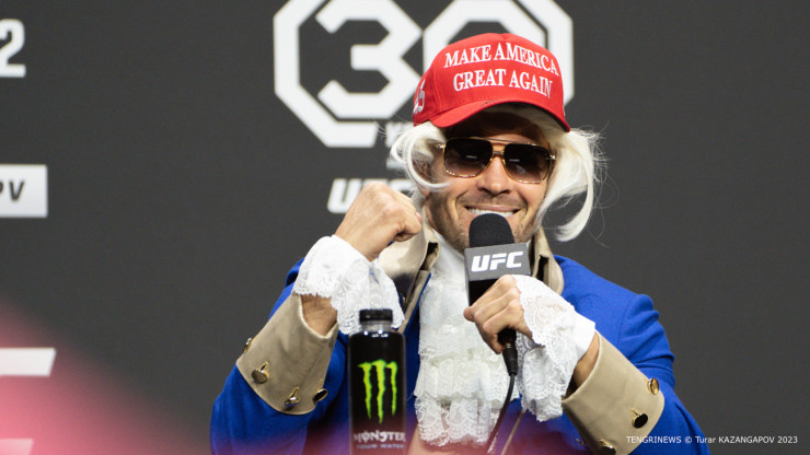 Колби Ковингтон на пресс-конференции UFC