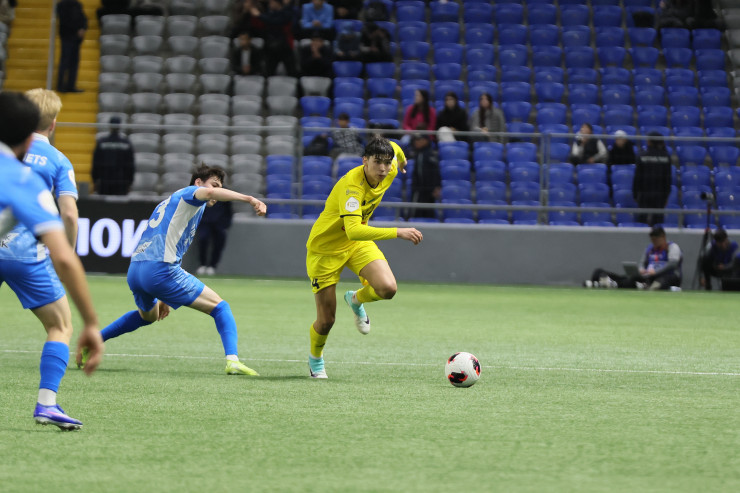 Санжар Ануаров в матче