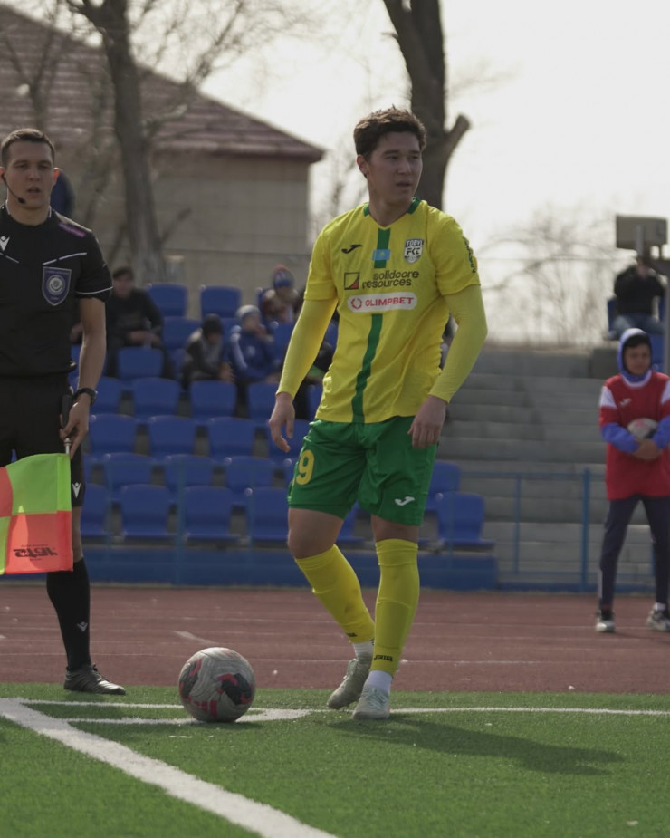 Данияр Усенов в