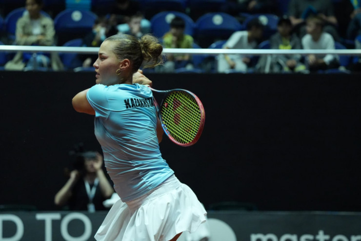 Соня Жиенбаева в матче Кубка Билли Джин Кинг